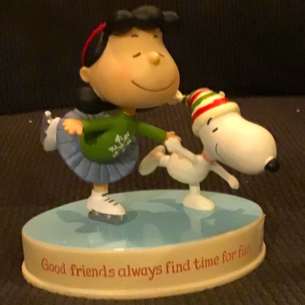 Hallmark Snoopy / Lucy Skating Figurine